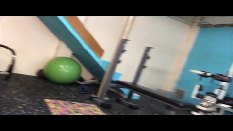 557